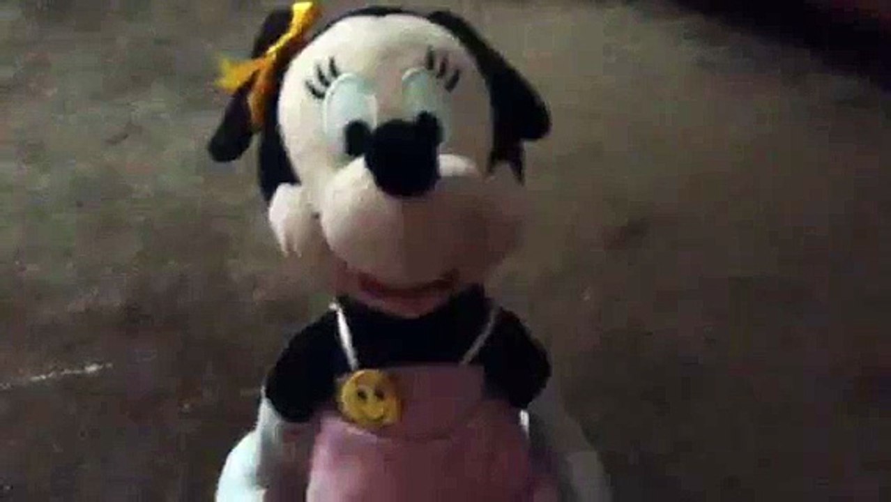 Minnie Mouse avoids the haters