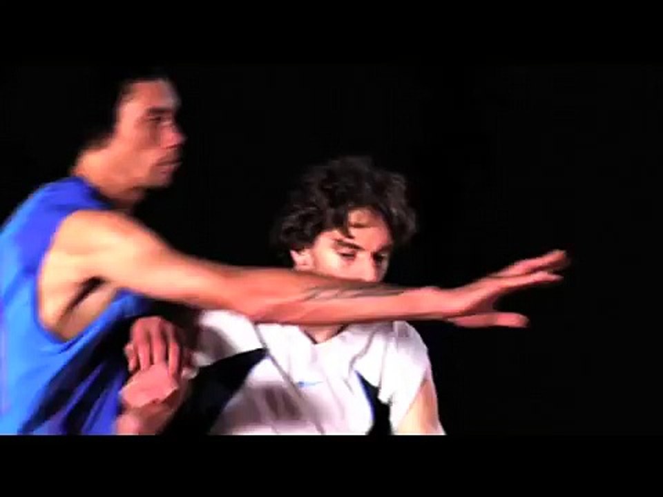 Pau Gasol signature move - Running hook