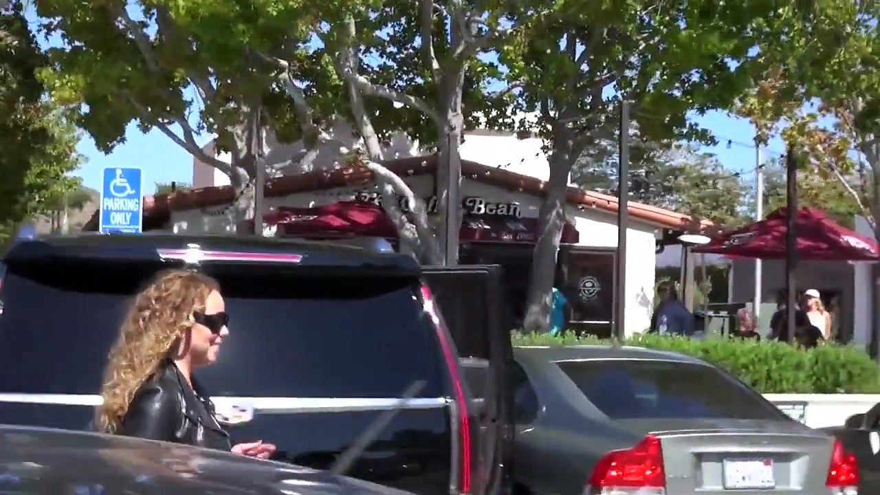 X17 EXCLUSIVE  Mariah Carey Shows Fuller Frame In Malibu With Twins