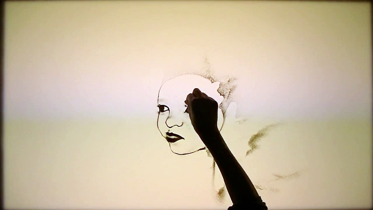 UNIVERSAL CHILDREN'S DAY 2013 - Sand Animation SILVIA EMME
