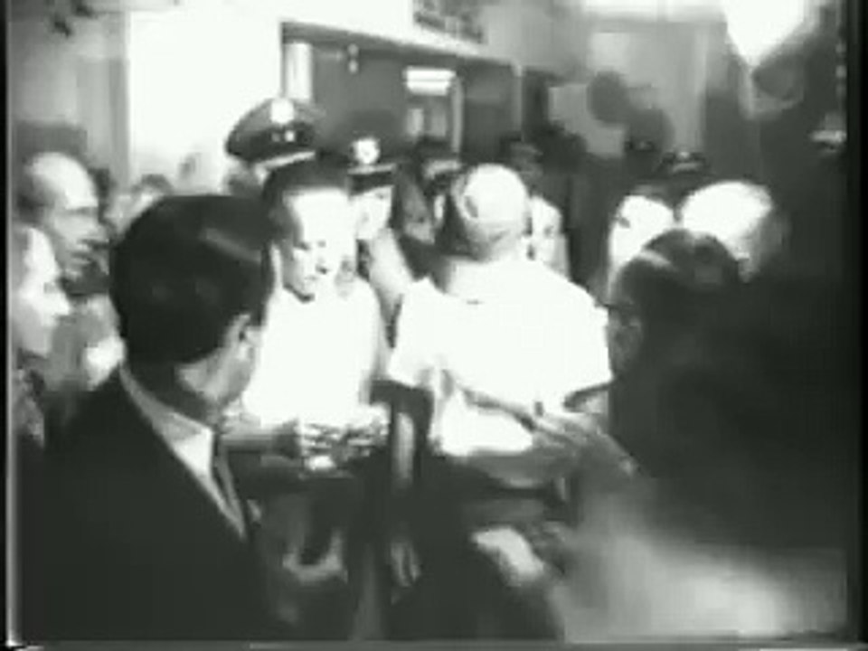 Cuba Invaded! Castro Foes Open Offensive 1961/4/19