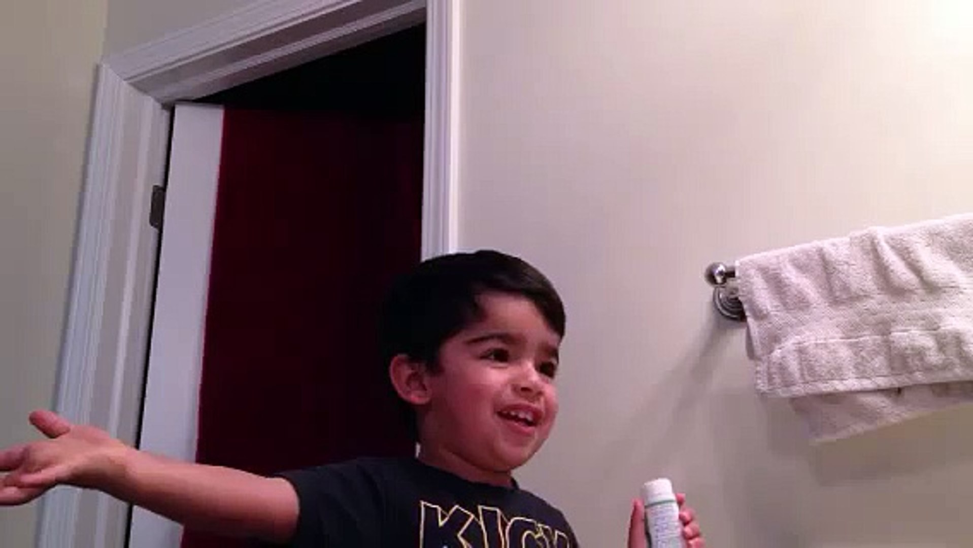 ⁣Kids french song - bathroom singing