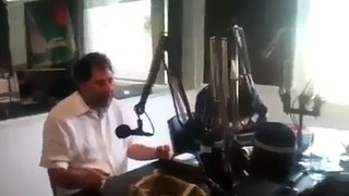 Fernandez Noroña calla a periodista lambiscón del PRI.