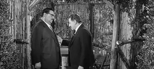 Totò e Fabrizi, si faccia una sciammeria.avi