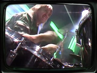 Iron Maiden - Wasted Years [Funny] - HD