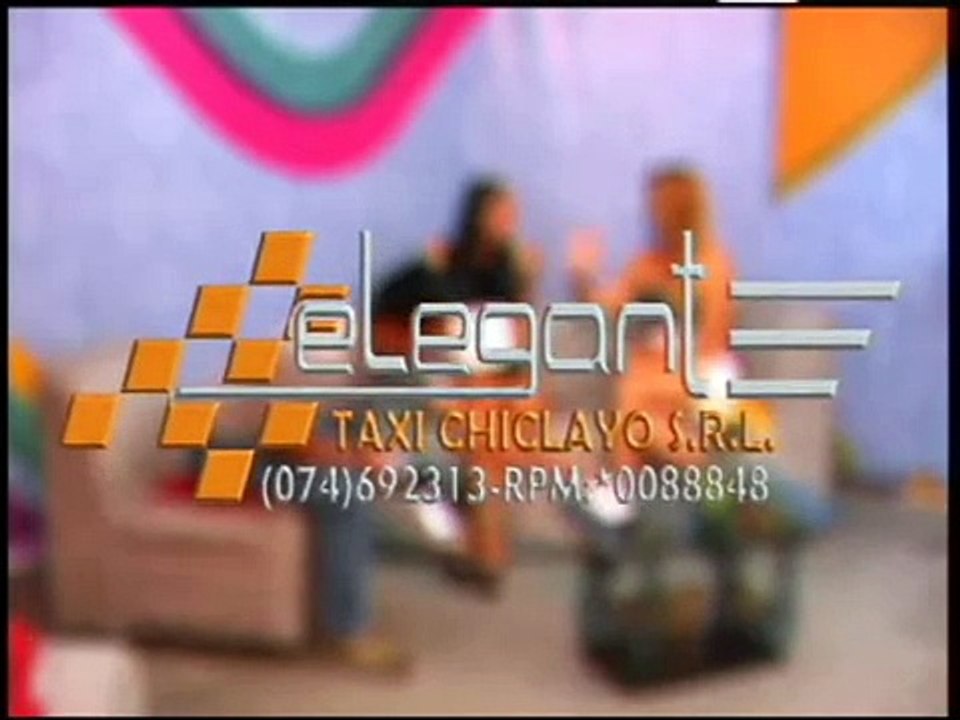 COLA-NISSAN-MAQUINARIA-Y-SPOT-NISSAN-VERSA