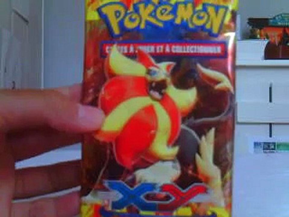 Ouverture de 1 booster pokémon XY 2! Tu aimes les carottes?
