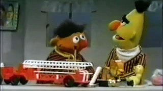 Sesame Street - Ernie puts the toys into groups