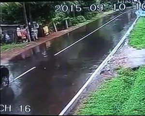 CCTV Footage of Defender Crash at Minuwangoda, Sri Lanka