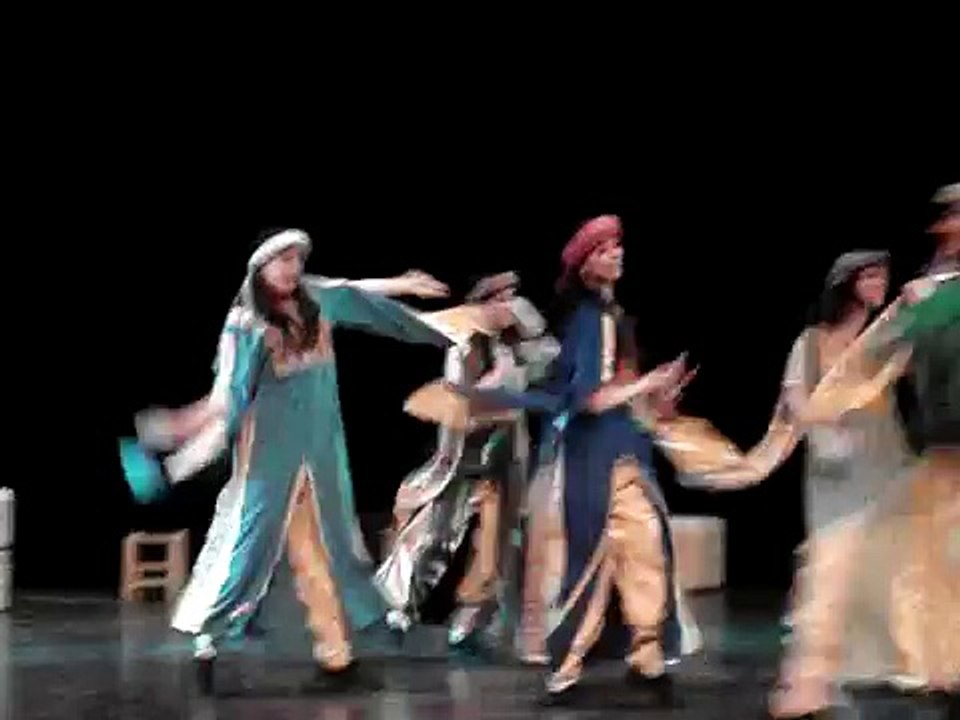 فرقة الفنون الشعبية الفلسطينية - رقصة شمس ((ليا وليا))