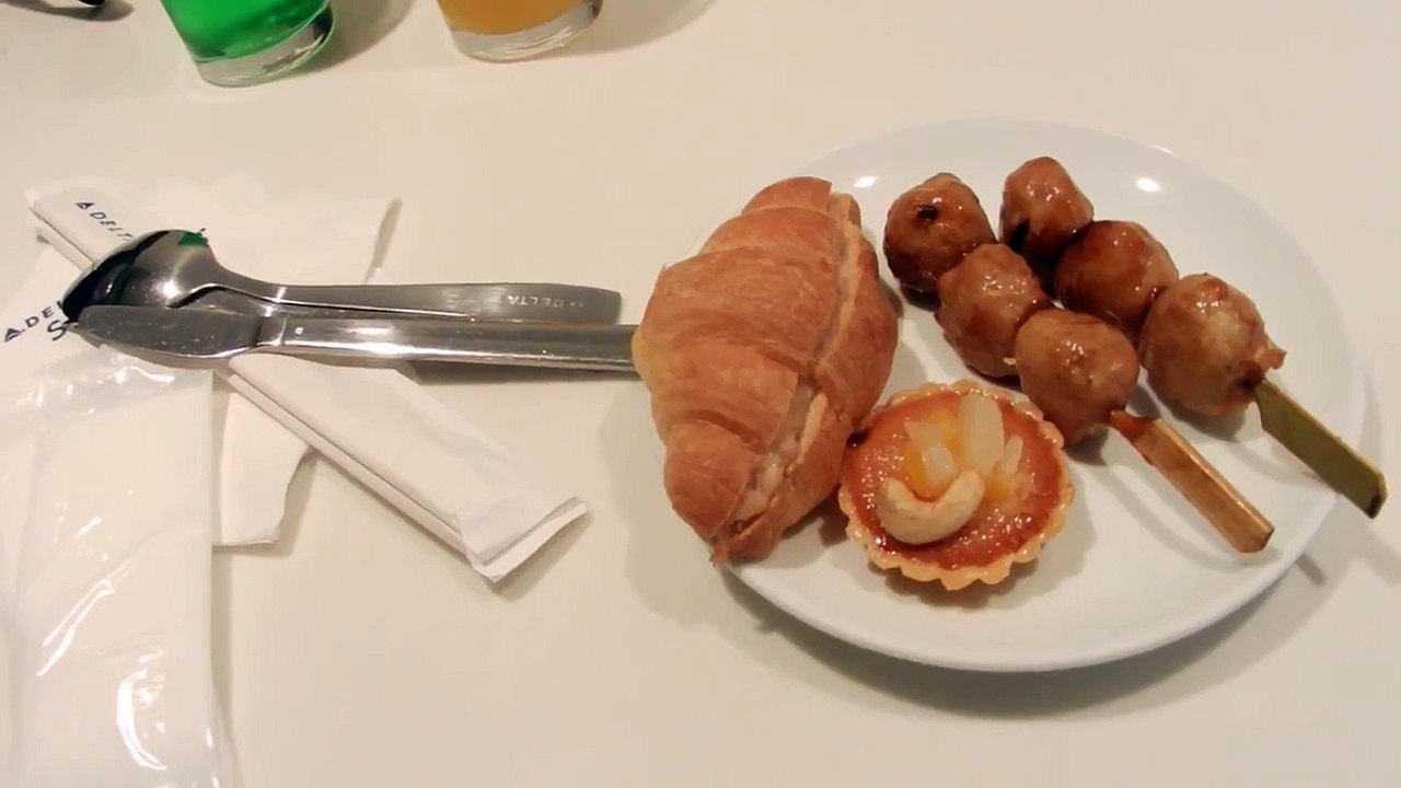 Delta Airlines Sky CLub meals