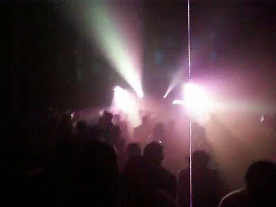 Mark Favreau drops Filo & Peri's "Drops of Jupiter" in Avalon 9/19/2010