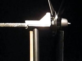 Eigenbau Windrad mit Nabendynamo und Rohrfluegel - Homemade wind turbine with Shimano hub dynamo