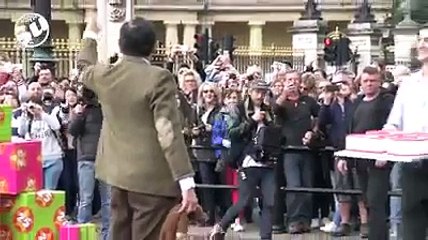 It's Mr Bean's 25th anniversary and of course Teddy is there to celebrate