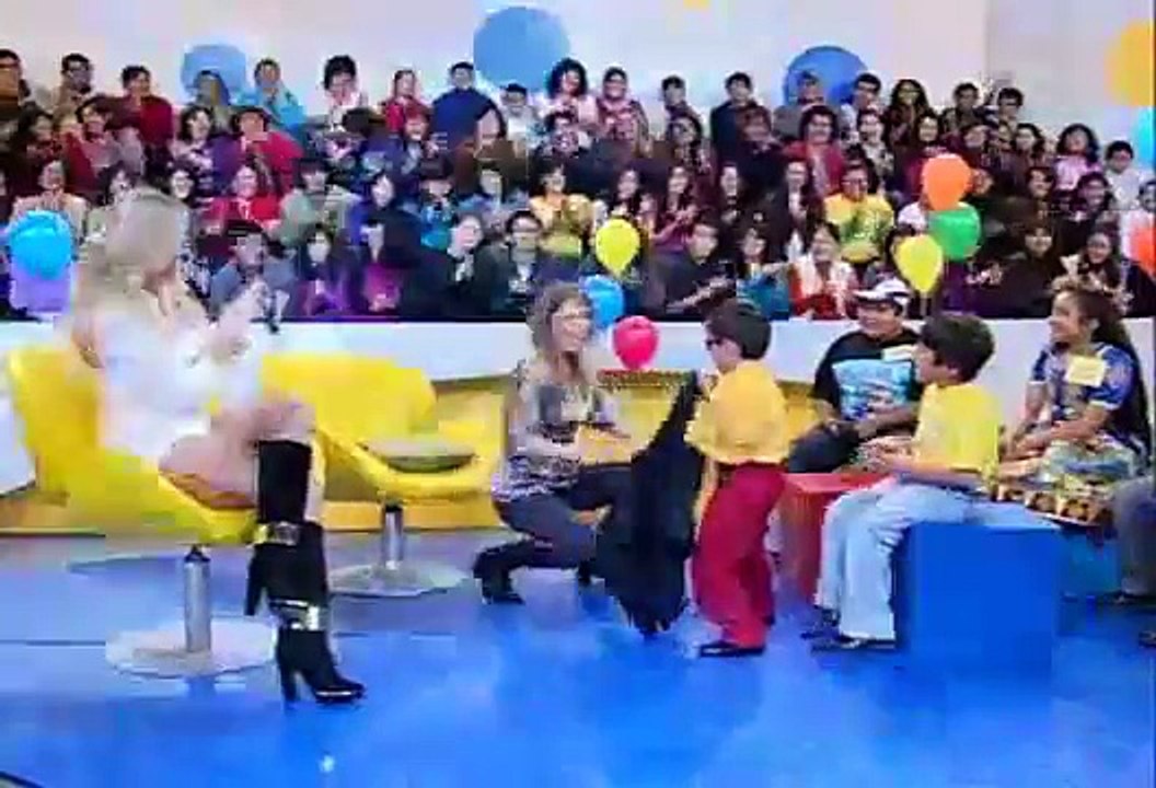 Luciana León en Lima Limon parte1