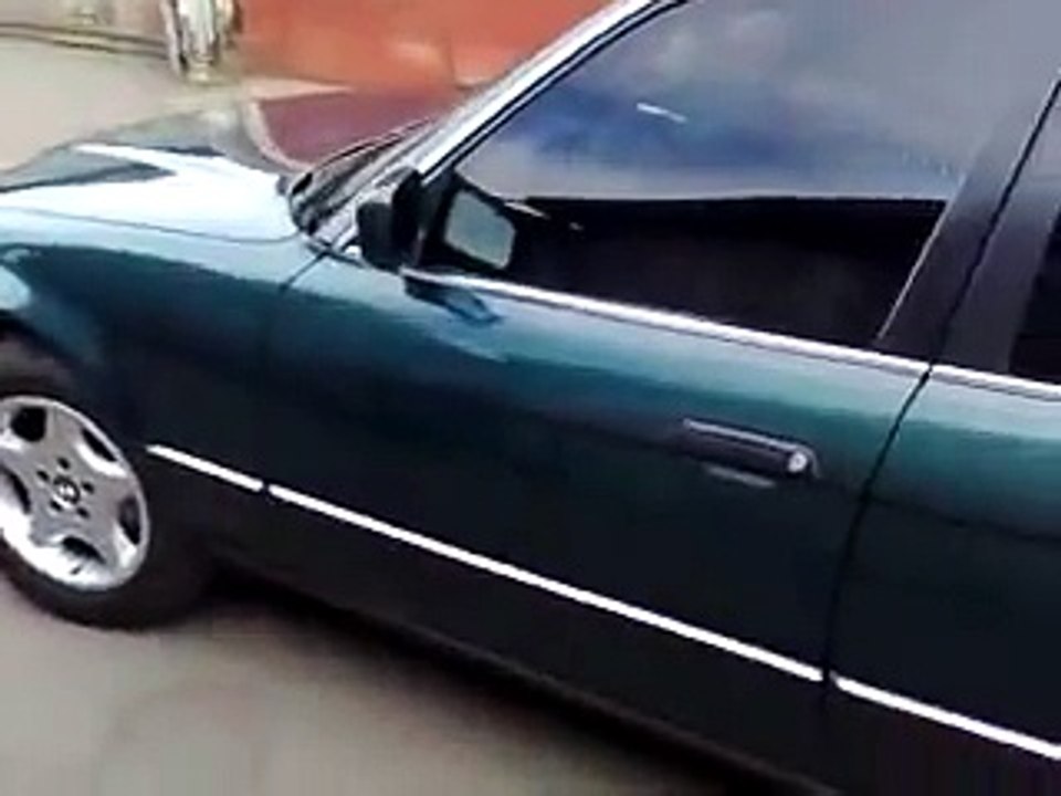 BMW E32 730i продам