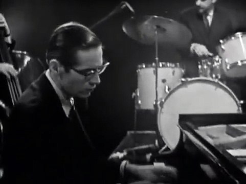 William John Bill Evans (pronunciation: /ˈɛvəns/, August 16, 1929 – Septe - Five (theme) How My Heart Sings - 19 Mar 6