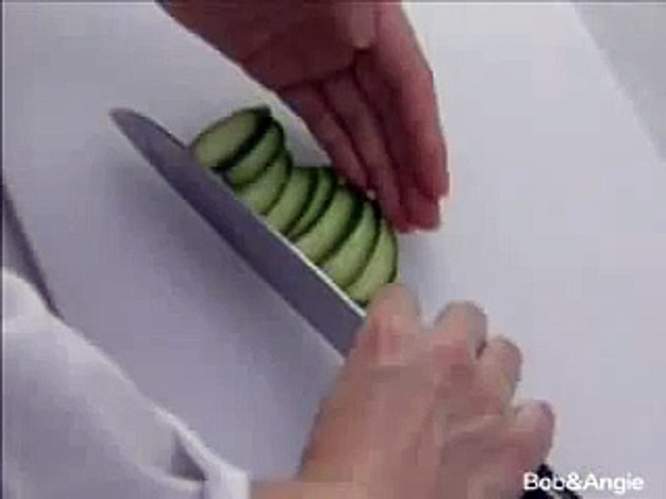 せん切り（キュウリ・ニンジン）～切り方のコツ～