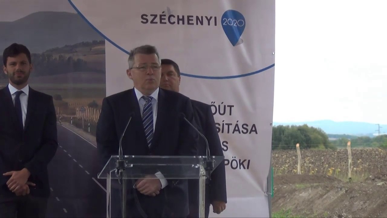 Négysávos szakaszokat adtak át a 21-es főút Heves és Nógrád megyei szakaszán.