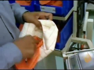 طريقة صناعة كرة القدم ........