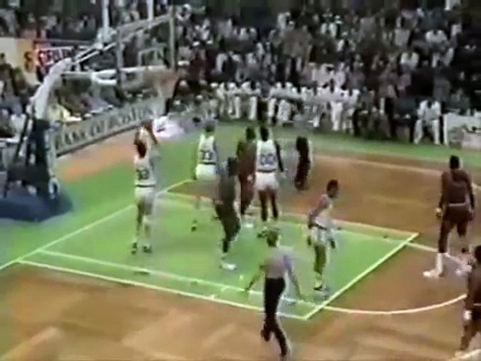 Manute Bol vs. Celtics (1988)