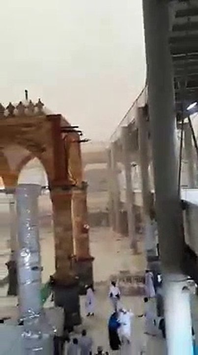 87 dead in Makkah Grand Mosque crane crash Orignal video of Incident in Makka mukarma Allah ho AKbar