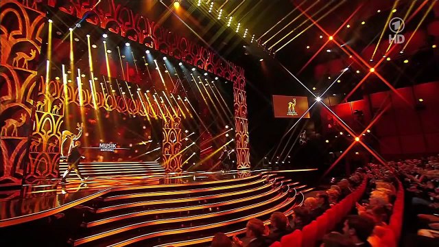 Helene Fischer: Atemlos Durch Die Nacht - Helenes Bambi 2013.