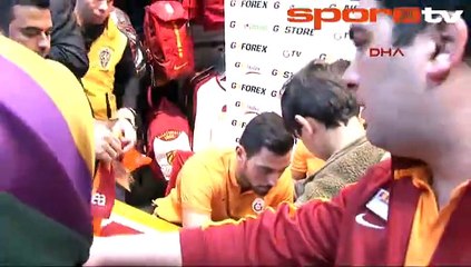 Koray ve Sinan taraftarlarla buluştu!...