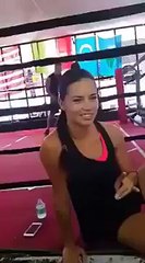 Adriana Lima Bozkurt İşareti Yapıp Uludu