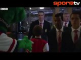 Van Persie Emirates'te soyunma odalarını karıştırdı
