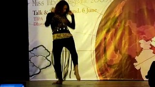 Tselha performing Hindi dance during Miss Tibet 2009