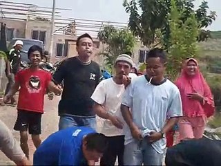 SUPER NGAKAK Lucu Seru Gokil Hot Abis Game Agustusan Sagulung Batam