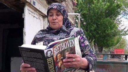 Beethoven Okuyan Münevver Teyze