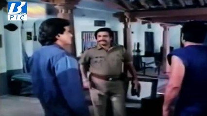 Insaf Ki Pukar: Kader Khan Gets Blackmailed