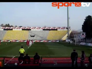 Gökhan Karadeniz'den harika frikik golü! Cimbom peşinde...