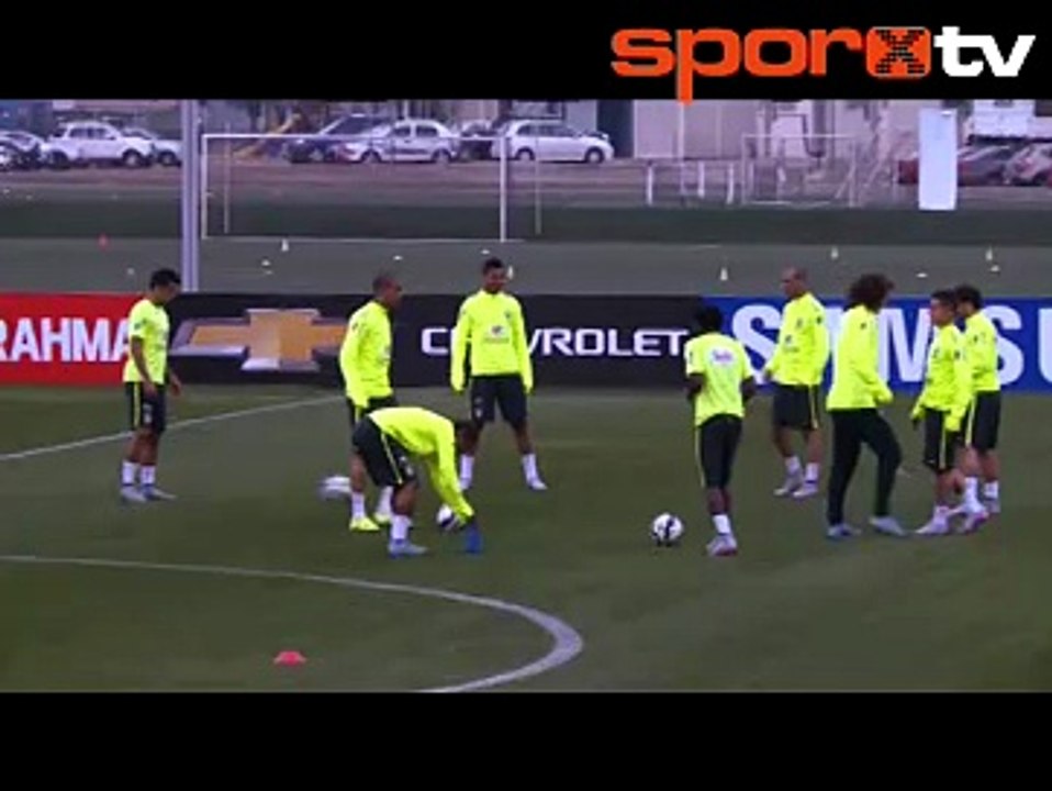 Robinho ve Douglas Costa şov yaptı!
