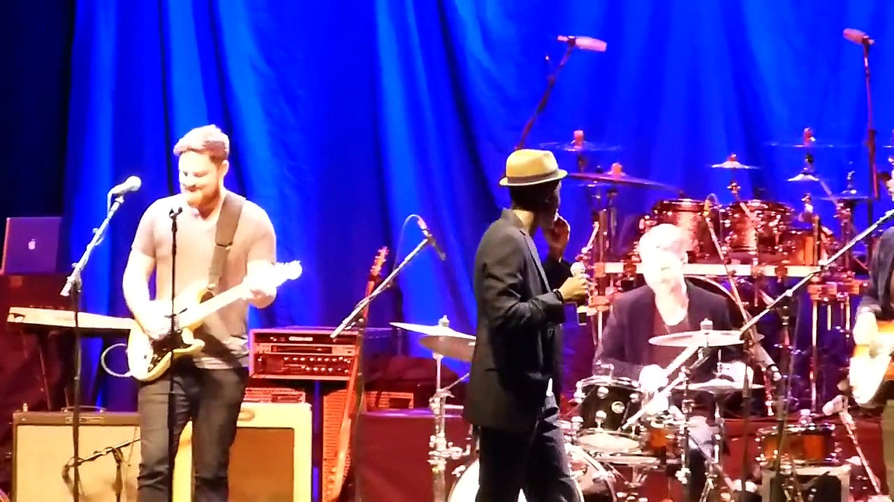 Lifted   Tunde Baiyewu Lighthouse Family)  M People Support   Manchester Arena   October 2013⁭