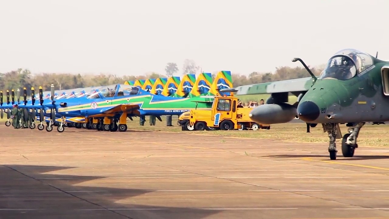 Aviões de caça na Academia da Força Aérea - AFA