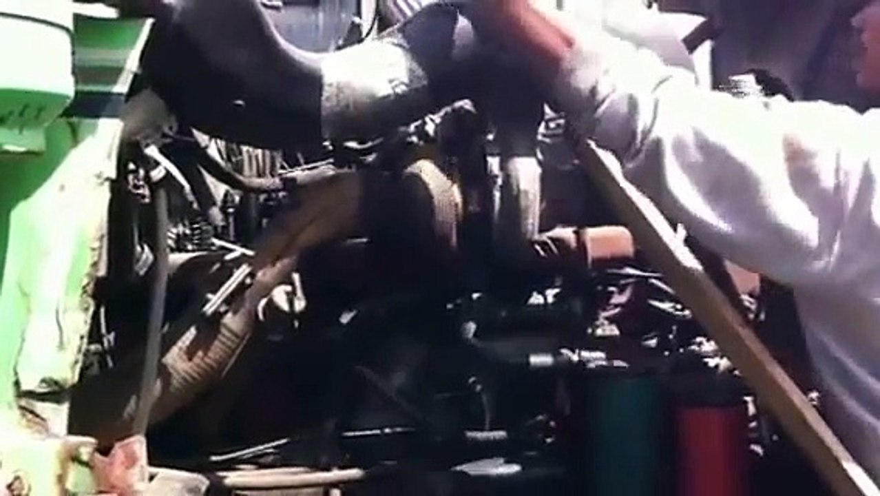 Part 2 old mack truck start up