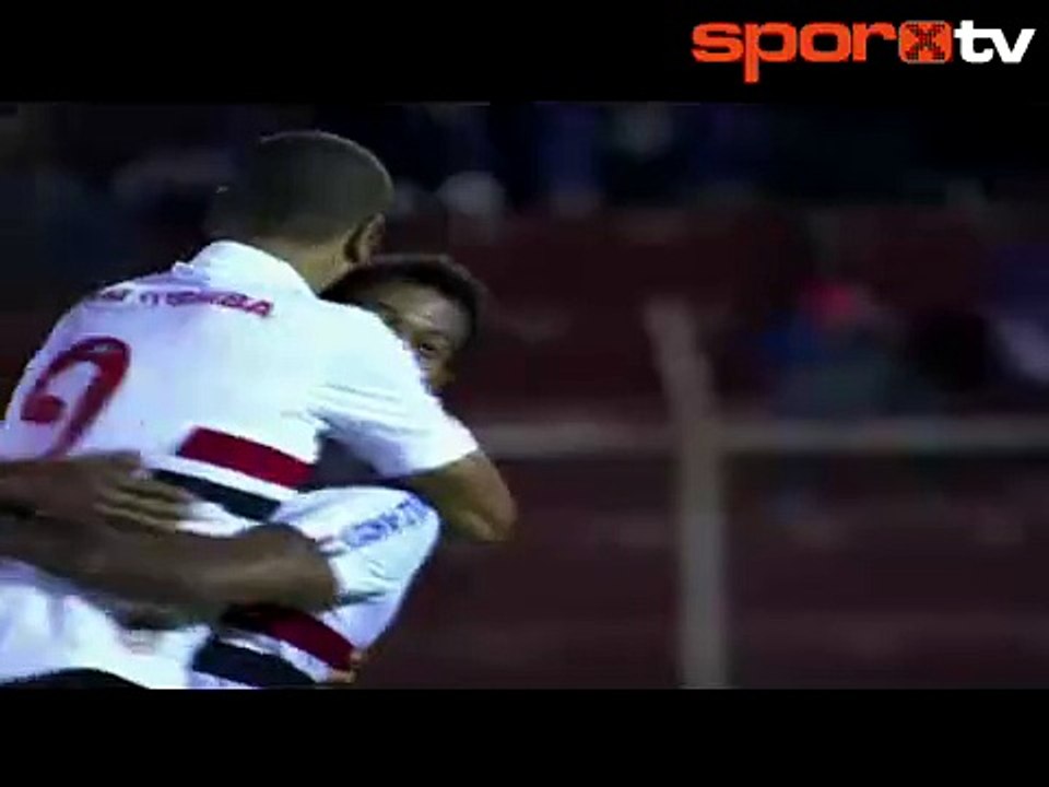 Luis Fabiano Sao Paulo'yu taşımaya devam ediyor