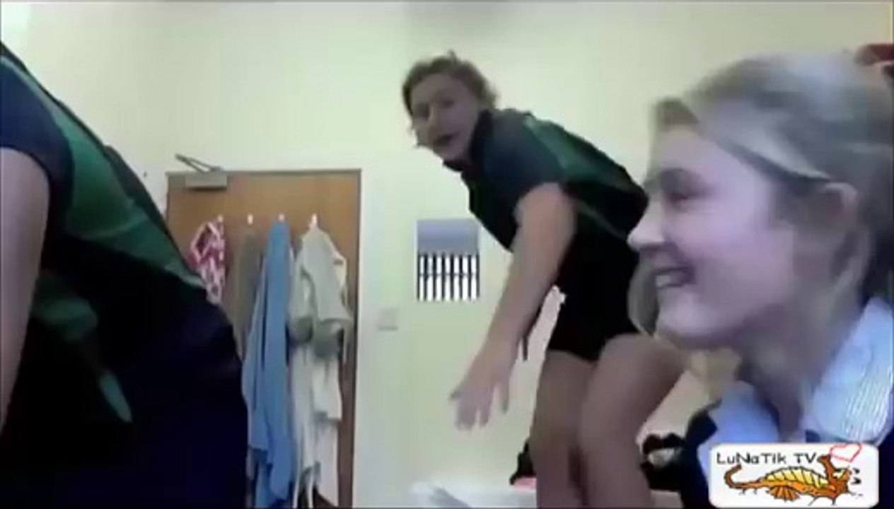美女おもしろ動画2015 ハプニング映像集 衝撃動画 失敗映像 Best FUNNY SUPER compilation (2)