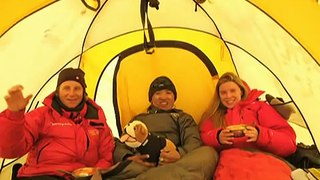 Karina Oliani + Jovem Brasileira A Chegar Ao Topo Do Everest