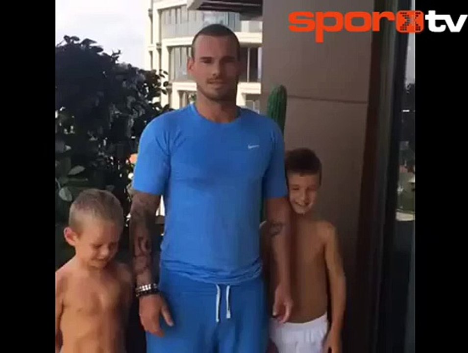 Sneijder'den Yolanthe Cabau ve Kıvanç Tatlıtuğ'a...