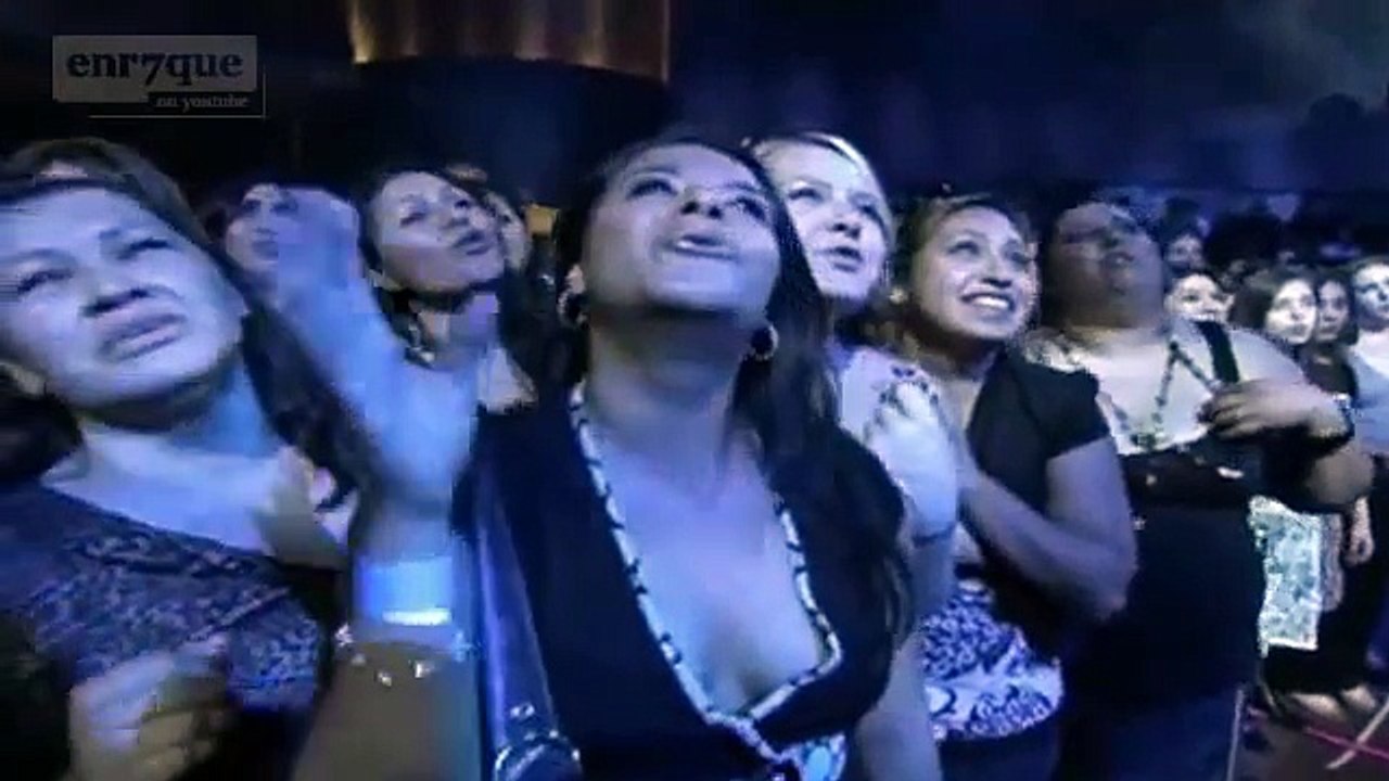 Enrique Iglesias - Nunca te olvidare (live, english captions)