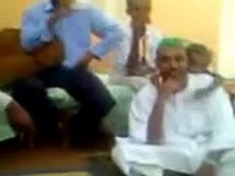 عمك السر.