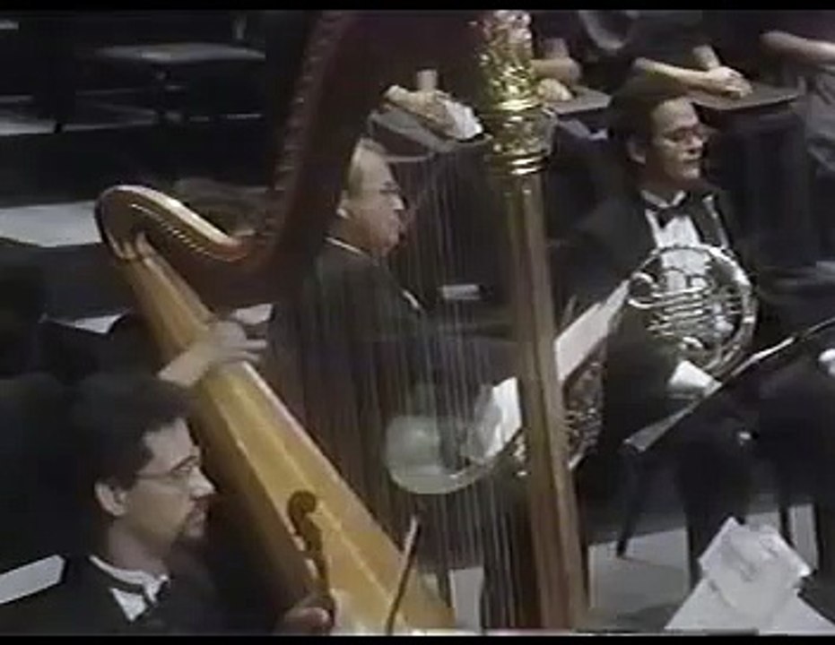 ALFREDO KRAUS SINGS "CHE GELIDA MANINA" FROM "LA BOHEME"