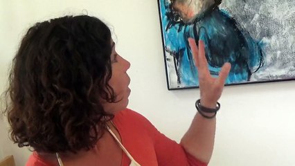 Nadja Holland dans son atelier
