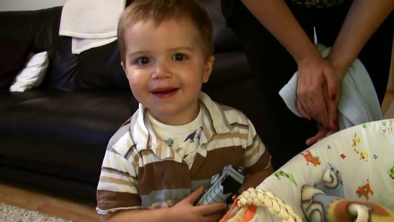 Gabor and Zalan Pokoradi meet the first time.avi