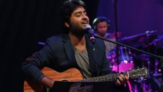 Arijit Singh with his soulful performance on the stage of 6th Royal Stag Mirchi Music Awards - 720p