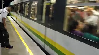 sombrero en el metro de medellin